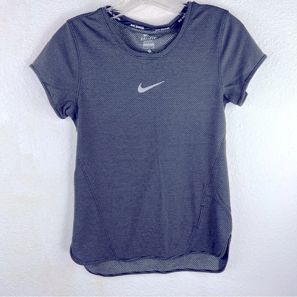 Nike Tops - NIKE GRAY/BLACK STRIPED RUNNING TOP. SHORT SLEEVES. Small front pocket for key